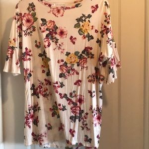 Flutter sleeve tee